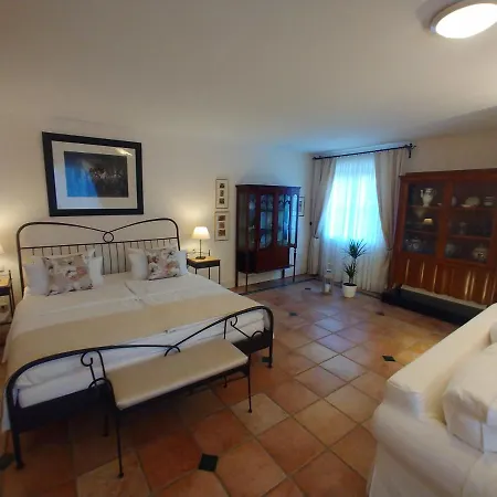 Wein- Und S A Prüm Hotel