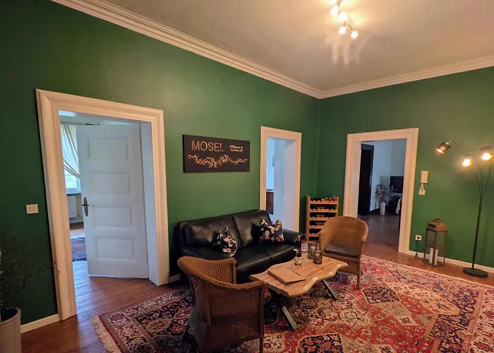 Wein- Und S A Pruem Hotel